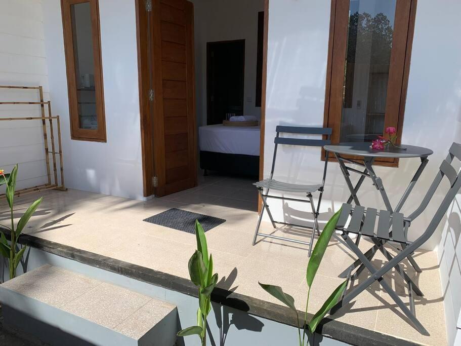 3 Monkeys Lembongan Studio Apartments Gym Recovery Centre Eksteriør billede